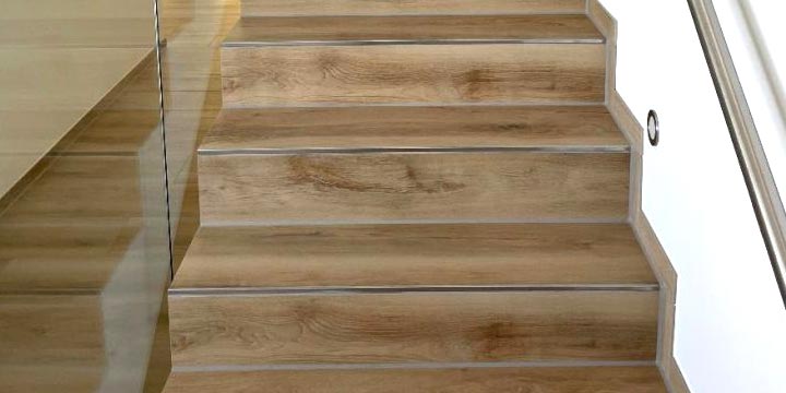Treppen in Holzoptik